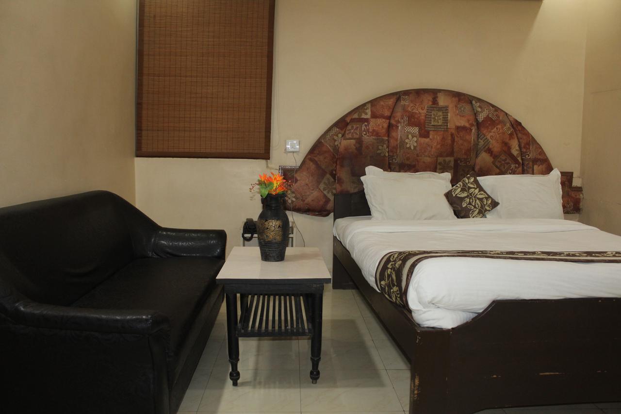 Hotel Avadh Nágpur Kültér fotó